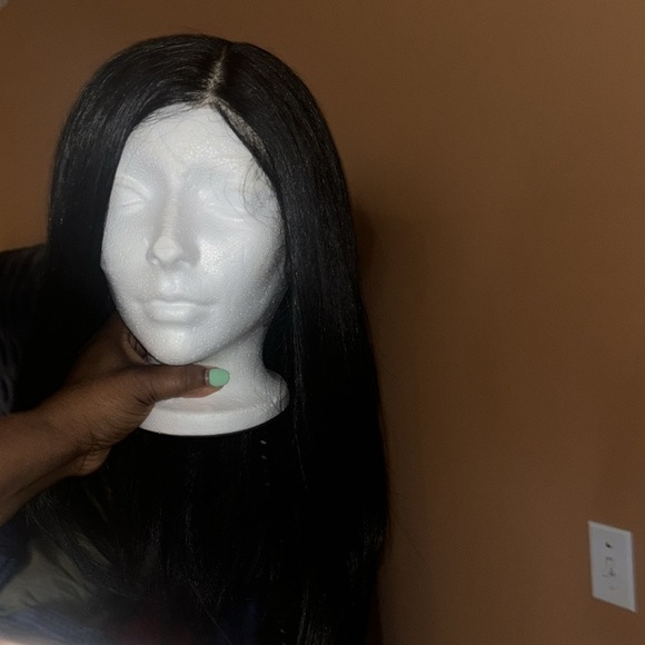 Outre Selena  Natural look HD Lace straight hair wig 150% density - Picture 9 of 16